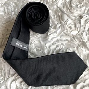 New Kenneth Cole Reaction mens black silk tie